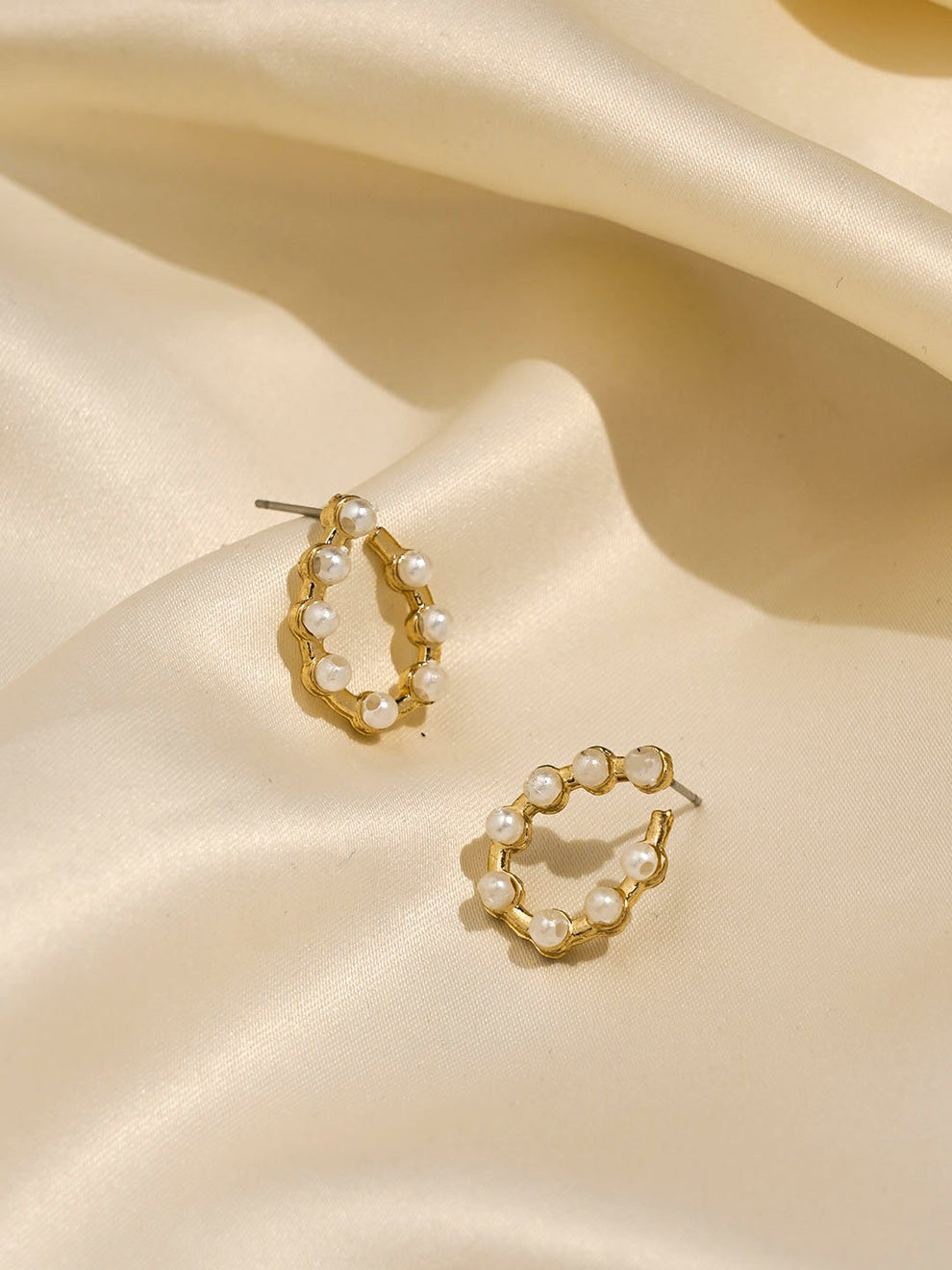 6 Dainty Jewel Hamper ( Pack of 6 Dainty Earrings)