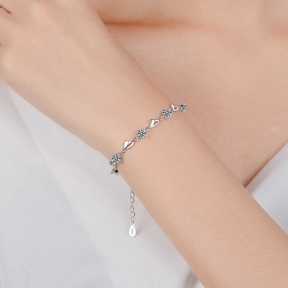 My Mirror, My Friend: The Bond of Sisterhood, Timeless Jewelry and a Sweet Sisterly Tribute