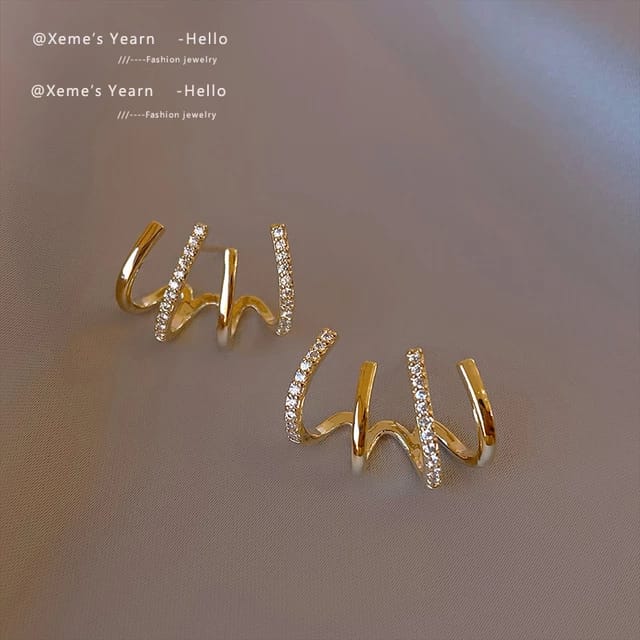KOREAN CLASSY EARRINGS - golden