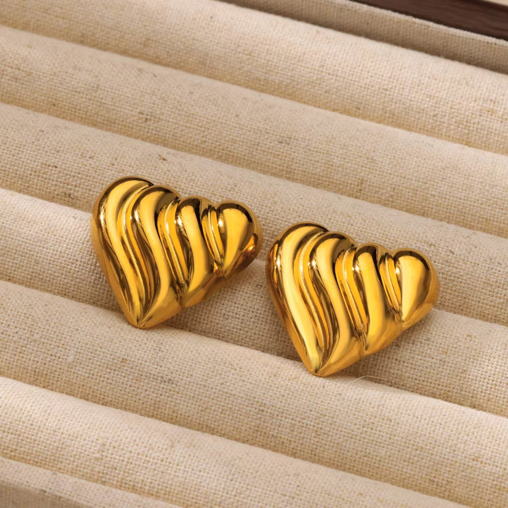 Golden Romantics Heart Earrings
