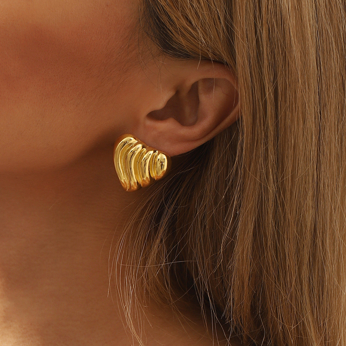 Golden Romantics Heart Earrings