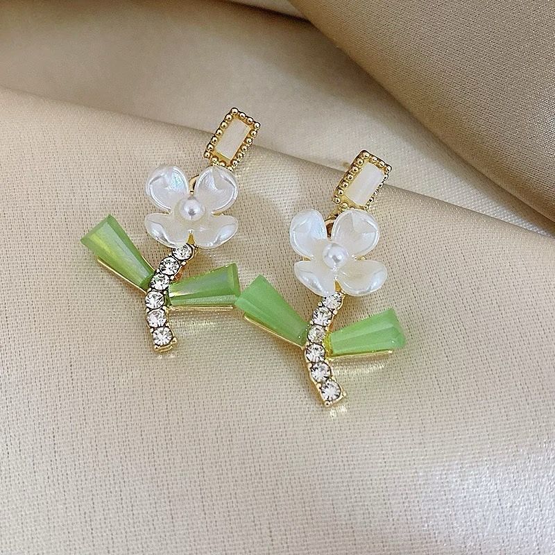Poetic Bloom earrings
