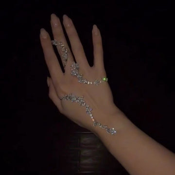 Moondust Sparkle Hand Jewellery
